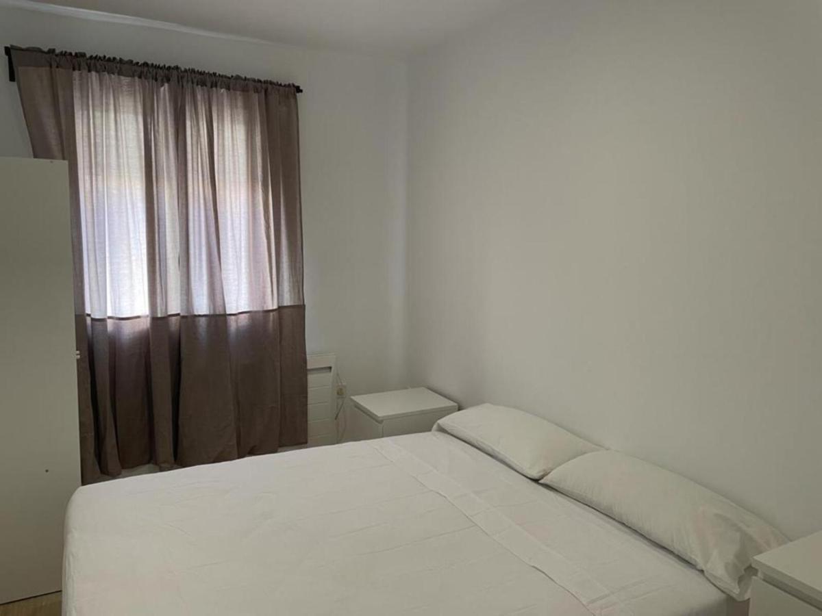 U5 A Estrenar Bien Situado Cerca De Metro Apartment Madrid Bagian luar foto